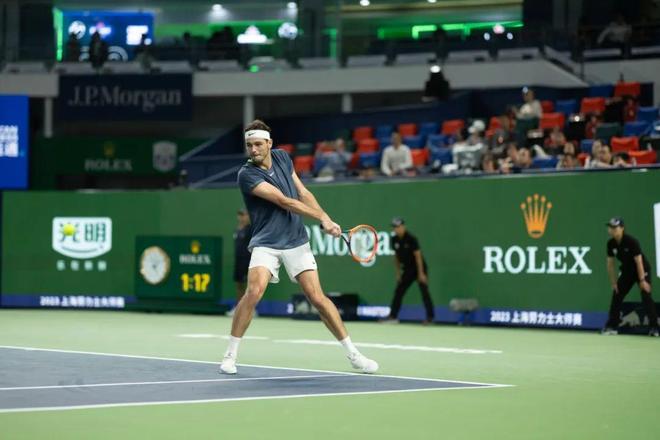 从游泳池到 从游泳池到